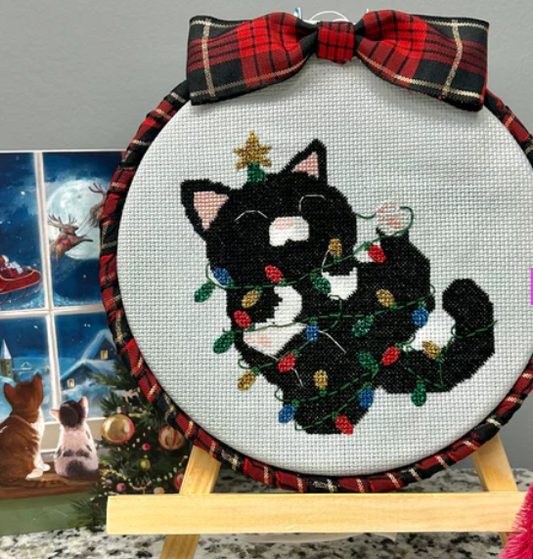 Kitty Christmas Tangle by The Stitchin' Kitten