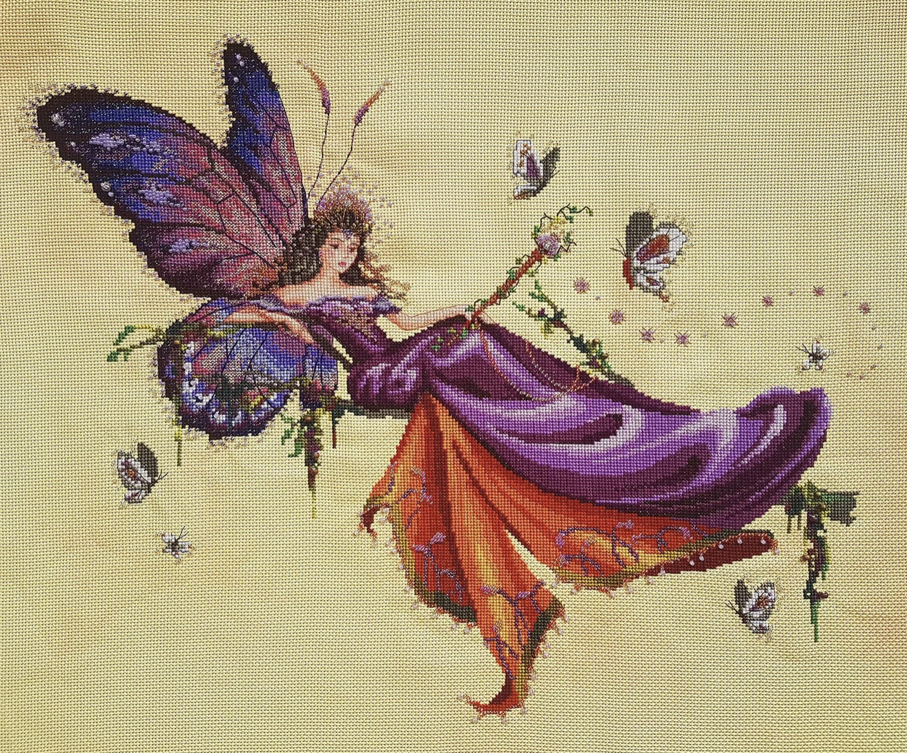 Reina Mariposa by Bella Filipina