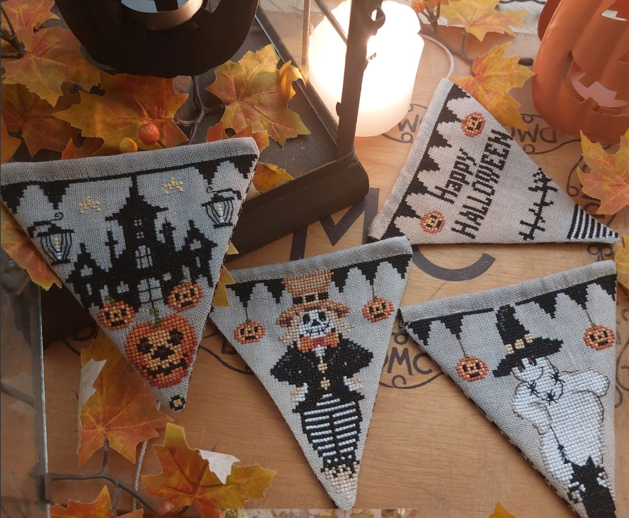 Happy Halloween Flags by Serenita di Campagna